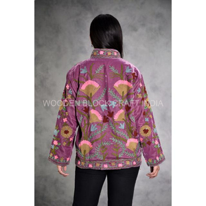 Chaqueta Acolchada de Tela Suzani con Bordado Personalizable, Chaqueta de Invierno/Primavera/Verano para Mujer, Hecha a Mano, de Algodón Transpirable, Ecológica - Product Image 2