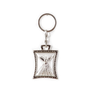 Llavero Religioso Hecho a Mano con Baño de Plata Argenti Preziosi, Diseño de Ángel en Relieve, Etiqueta Metálica de Forma Irregular para Ocasiones de Oración - Product Image 1