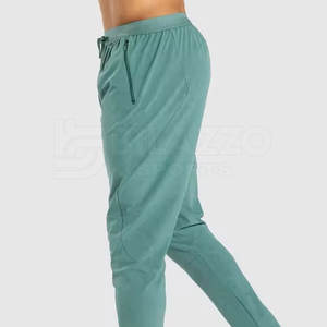 กางเกงวอร์มผู้ชายขายดี ทันสมัย น้ำหนักเบา สวมใส่สบาย ระบายอากาศได้ดี เป็นมิตรกับสิ่งแวดล้อม เหมาะสำหรับใส่ลำลอง - Product Image 4