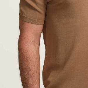 Logotipo frontal impreso aspecto elegante hombres cuarto Zip Polo camiseta Color sólido traje de moda hombres cuarto Zip Polo camiseta - Product Image 3