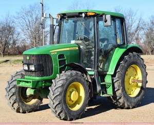 รถแทรกเตอร์ตัดหญ้ามือสองคุณภาพดี ยี่ห้อ John Deere รุ่น 5050 D 18 แรงม้า ขับเคลื่อน 4 ล้อ พร้อมเกียร์อัตโนมัติ ปั๊ม และเครื่องยนต์ รับประกัน 3 ปี - Product Image 2