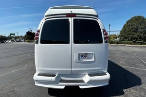 Chevrolet Express 1500 Explorer Coupé Conversion 2024 d'occasion, cuir foncé, R15 LuxuryRide ComfortBuilt PremiumCruiser - Product Image 5