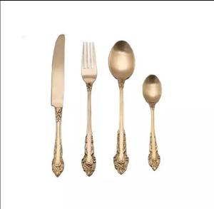 Cuillère de service classique en bois écologique avec manche long plaqué or rose et finition miroir pour la maison, l'hôtel et la restauration - Product Image 1