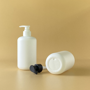 Bouteilles de shampooing de gel douche en plastique à épaule blanche de 500ml personnalisées bouteilles de lotion en plastique PE pour soins de la peau emballage de Pavico Vietnam - Product Image 4