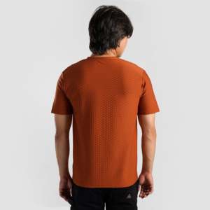 Camiseta GridLock Naranja de 280g, Tejido Waffle Pesado, Color Liso, Estilo Hip Hop con Serigrafía - Product Image 3