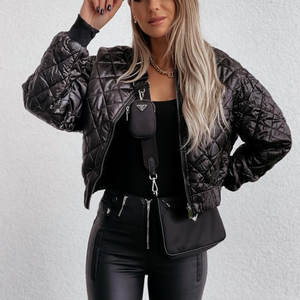 Giacca Bomber in Pelle PU a Maniche Lunghe con Decorazioni a Frange, Doppiopetto Reversibile Trapuntato per la Stagione Autunnale - Product Image 1