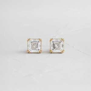 Pendientes Solitarios de Diamante Moissanite con Corte Asscher, Chapados en Oro con Plata 925, para Compromiso, Regalo para Mujeres y Enamorados - Product Image 1
