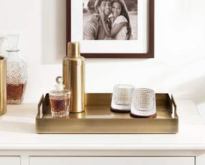 Plateau en métal rectangulaire avec poignées Plateau décoratif et de service pour la maison, l'hôtel et les cadeaux - Product Image 1