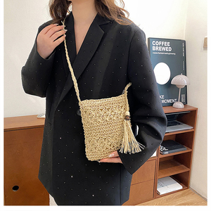 2024 bolso de mano cruzado de playa de malla de paja bohemio para mujer de diseñador con dos correas elegante riñonera de hombro - Product Image 5