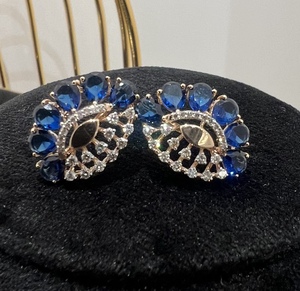 Conjunto de pendientes y colgantes de piedra azul y diamante de corte brillante redondo de oro de 14K/18K de lujo elegante para mujer con joyería certificada - Product Image 2