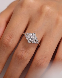 Anillo de compromiso de Halo Floral, 8mm, Diamante redondo, flor, diseño de hoja, Plata de ley, chapado en oro de 18 quilates, joyería de boda para mujer, OEM - Product Image 1