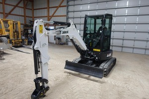 Mini excavadora 2025 E26, la mejor oferta, diseño de oruga superior, motor Changchai, cilindro hidráulico Eaton, bomba de Motor de 1,2 toneladas-1,8 toneladas - Product Image 4