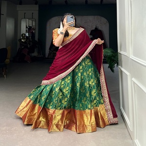 Dernier créateur Jacquard Soie Zari Tissage Travail Lehenga Choli par FabZone Vêtements indiens et pakistanais - Product Image 3