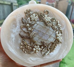 Pochette de soirée écologique en résine, forme rectangulaire personnalisée, style fleur polie |   Précommande - Product Image 3