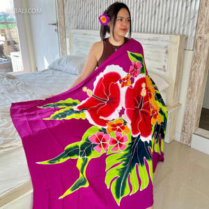 Adopta el encanto vibrante de Bali con la colección de verano de sarongs de rayón pintados a mano únicos que presentan diseños florales que combinan arte y elegancia. - Product Image 3