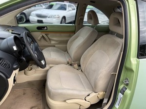 VOLKSWAGEN NEW BEETLE GL 2DR COUPE AUTOMATIQUE 2002 EN PARFAIT ÉTAT - Product Image 2