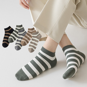 Calcetines de algodón de color sólido fino de verano para hombre, calcetines cortos informales de corte bajo absorbentes de sudor antiolor con Tobillo alto al por mayor - Product Image 4