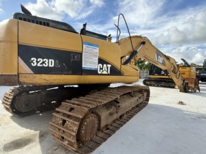 รถขุดตีนตะขาบ Caterpillar 323DL มือสองคุณภาพสูงจากญี่ปุ่น น้ำหนัก 23 ตัน ระบบไฮดรอลิก - Product Image 4