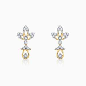 Pendientes de Diamantes GIVA Jewellery Heer Grab Gold Leaflight Collection para Mujeres que Buscan Elegancia Refinada - Product Image 5