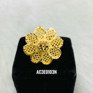 ต่างหูชุบทองดีไซเนอร์ใหม่สำหรับผู้หญิงลายดอกไม้ทองเหลืองน่ารักสำหรับงานปาร์ตี้เครื่องประดับผู้หญิงออนไลน์ - Product Image 2