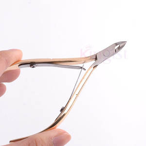 Coupe-ongles en acier inoxydable de qualité chirurgicale Pince à cuticules personnalisée avec lames tranchantes pour les doigts et les orteils - Product Image 3