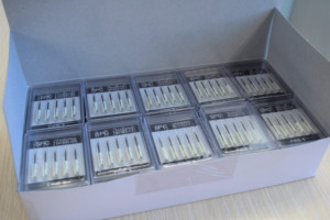 Aiguille de pistolet à étiquette fine Banok de haute qualité extrémité en plastique de 25mm avec petit trou en acier spécial aiguille de presse SUS - Product Image 2