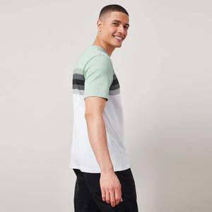 Impression personnalisée de haute qualité T-shirts à manches courtes à col rond en V Tri-Blend pour hommes T-shirt personnalisable en gros - Product Image 4