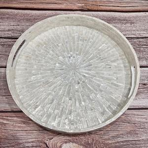 Plateau décoratif élégant en nacre pour salon et table - Product Image 2