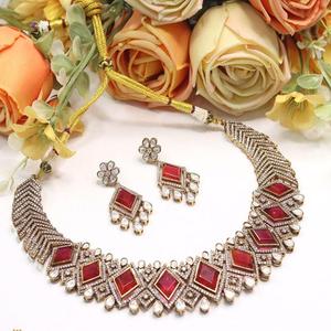 Magnifique ensemble de collier et boucles d'oreilles plaqué or de haute qualité avec pierres, collection de bijoux pour femmes, idéal pour les mariages - Product Image 1