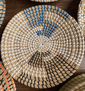 Tapis de carex décoratifs naturels écologiques faits à la main Artisanat unique avec de nombreux modèles disponibles - Product Image 2