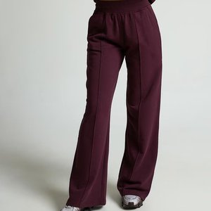 Nuevo Conjunto Deportivo Color Granate con Logotipo Personalizado, Sudadera con Capucha y Pantalones Deportivos de Manga Larga para Mujer, Transpirable, Estilo Urbano, para Invierno - Product Image 3