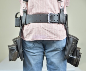 Ceinture à outils de charpentier en cuir véritable huilé de qualité supérieure, 25 poches, ceinture de cadreur, ceinture de travail pour les artisans - Product Image 4