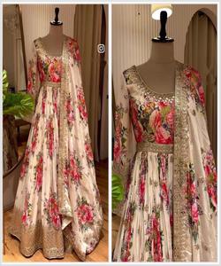 Elegante ropa de fiesta con opulento trabajo de perlas y elegante estampado floral Top Palazzo Dupatta Set con lujoso diamante - Product Image 5