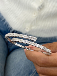 Elegante IGI Certified Emerald Cut VVS Lab Grown Diamond 14K Pulsera de oro sólido Joyería de moda de gama alta para mujeres de la India - Product Image 4