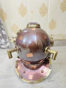 Casque de plongée vintage en laiton, finition cuivre, objet décoratif |   Casque de plongée antique pour les profondeurs marines - Product Image 5