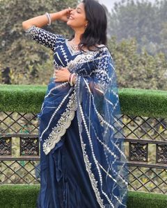 Tendance Femmes Blooming Vichitra Saree Festival Wear avec Sequin Zari Border Tussles in Pallu Indian & Pakistanais Vêtements - Product Image 6