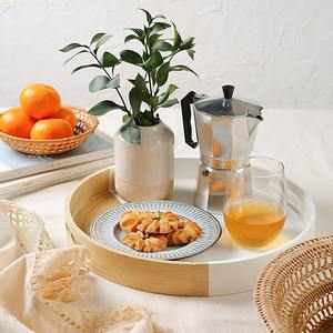 Bandeja redonda de bambú hilado de dos tonos con asas, bandejas para servir té en espiral hechas a mano para bebidas y catering - Product Image 4