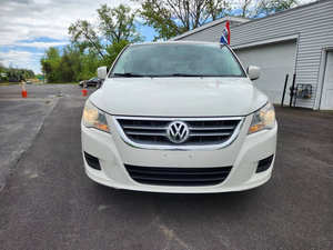 Auto Usado de Calidad a Precio Accesible, Volkswagen Routan 2010, Volante a la Izquierda - Product Image 3