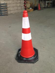 Cono de Tráfico de Seguridad Wesure de 100 cm, Base de Goma PE, IP68 Impermeable, Naranja y Negro, Resistente a los Rayos UV y a la Temperatura, para Obras Viales - Product Image 5