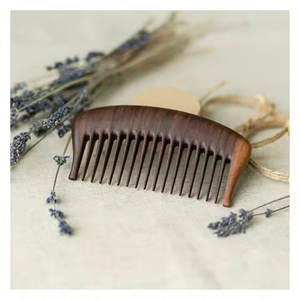 ชุดเคราและหวีไม้สีน้ำตาลธรรมชาติขนาดเล็กน่ารักสำหรับผู้ชายชุดเคราของขวัญโปรโมชั่นออกแบบได้ตามต้องการสำหรับใช้ในบ้านและร้านเสริมสวย - Product Image 3