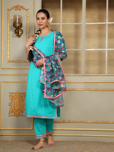 Conjunto de Traje Recto Phulwari de SAADGI |   Kurta con Estampado Étnico con Pantalones y Dupatta a Juego para Mujer, Ropa Festiva de la India - Product Image 2
