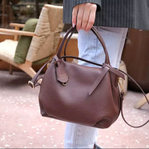 Fabricants de sacs en cuir personnalisés Sacs à main fourre-tout de créateur en relief Sacs à main de marque privée pour femmes Sacs à main de luxe avec logo - Product Image 1