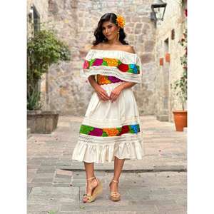 Vestido Maxi Blanco con Cuello en V y Bordado Floral para Mujer, con Dobladillo con Volantes, de Algodón, Lavable, Ecológico, Estilo Étnico Mexicano, para Verano - Product Image 1