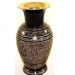 Vase à fleurs en laiton de haute qualité avec gravure peinture or et noire finie pour la décoration de la maison Vase à fleurs de décoration de Table - Product Image 1