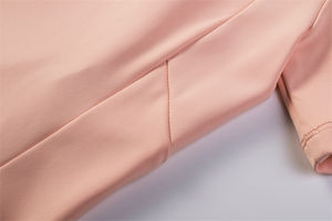 T-shirts pour femmes avec étiquette personnalisée avec design 3D couleurs et tailles personnalisées 100% coton respirant mode professionnelle pour les femmes - Product Image 5