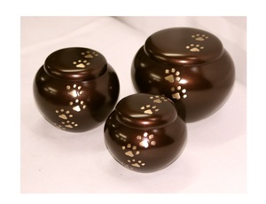 Urna de cremación de mascotas con estampado de pata elegante Odyssey, suministros funerarios de Metal y latón para conmemorar a tu amado amigo peludo - Product Image 2