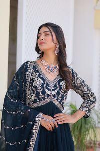 2024 verano cuello en V mujer Bandhej Fox Georgette vestido lavable hasta el suelo Casual trabajo Festival desgaste sólido puro Bandhej largo - Product Image 3