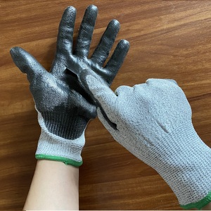 Gants tricotés en fibre de verre résistants aux coupures Gants de travail de protection des mains trempés en PU pour le recyclage du verre et du métal - Product Image 5