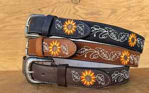 Ceinture en cuir de vache pleine fleur avec broderie florale, ceinture de luxe en cuir de vache personnalisée avec des motifs perlés, ceintures unisexes prêtes à être expédiées - Product Image 2