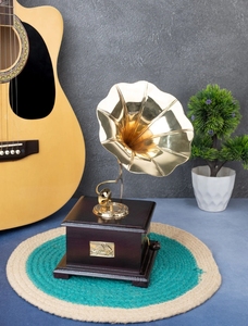 Gramófono Antiguo Dorado, Pieza Decorativa de 12 Pulgadas, Decoración Dorada para el Hogar, Estilo Moderno, Decoración Rústica - Product Image 2